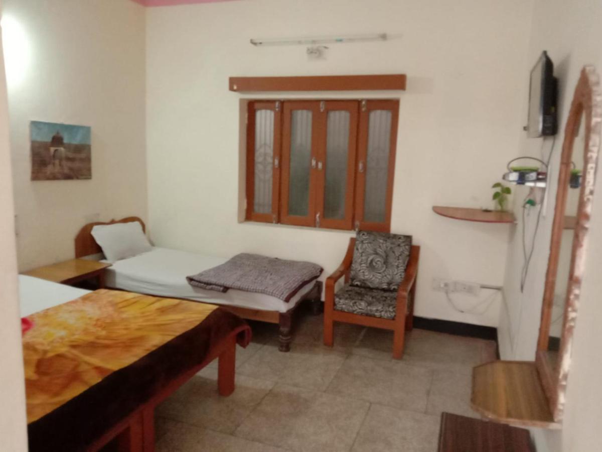 Hotel Yogi Lodge Khajurāho Dış mekan fotoğraf