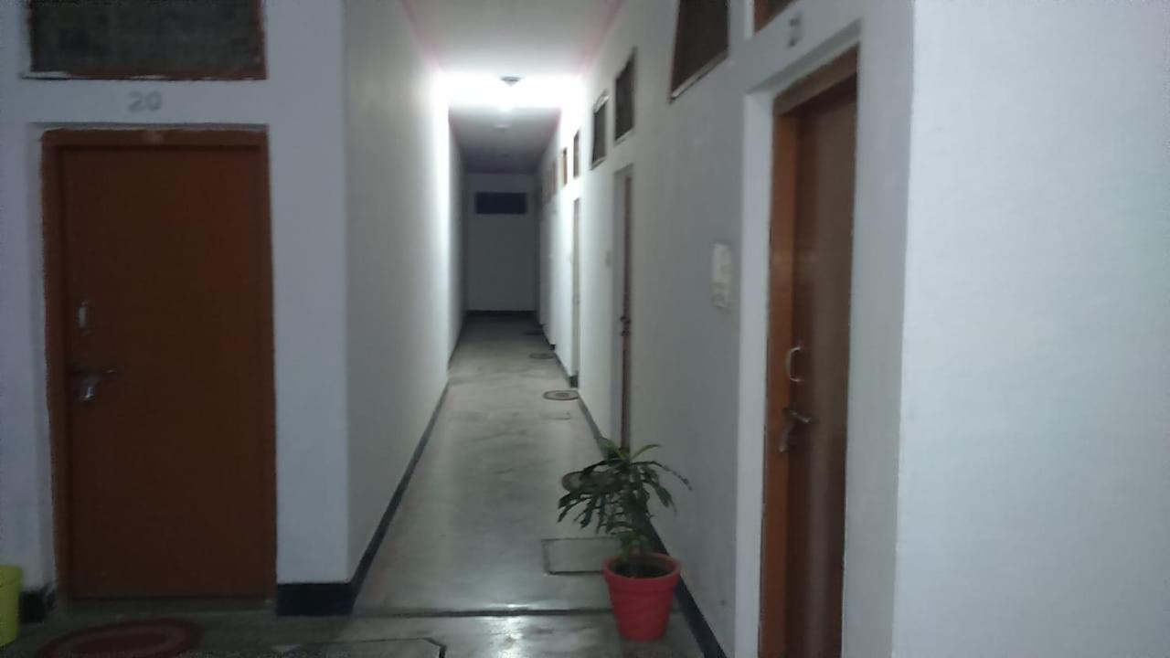 Hotel Yogi Lodge Khajurāho Dış mekan fotoğraf