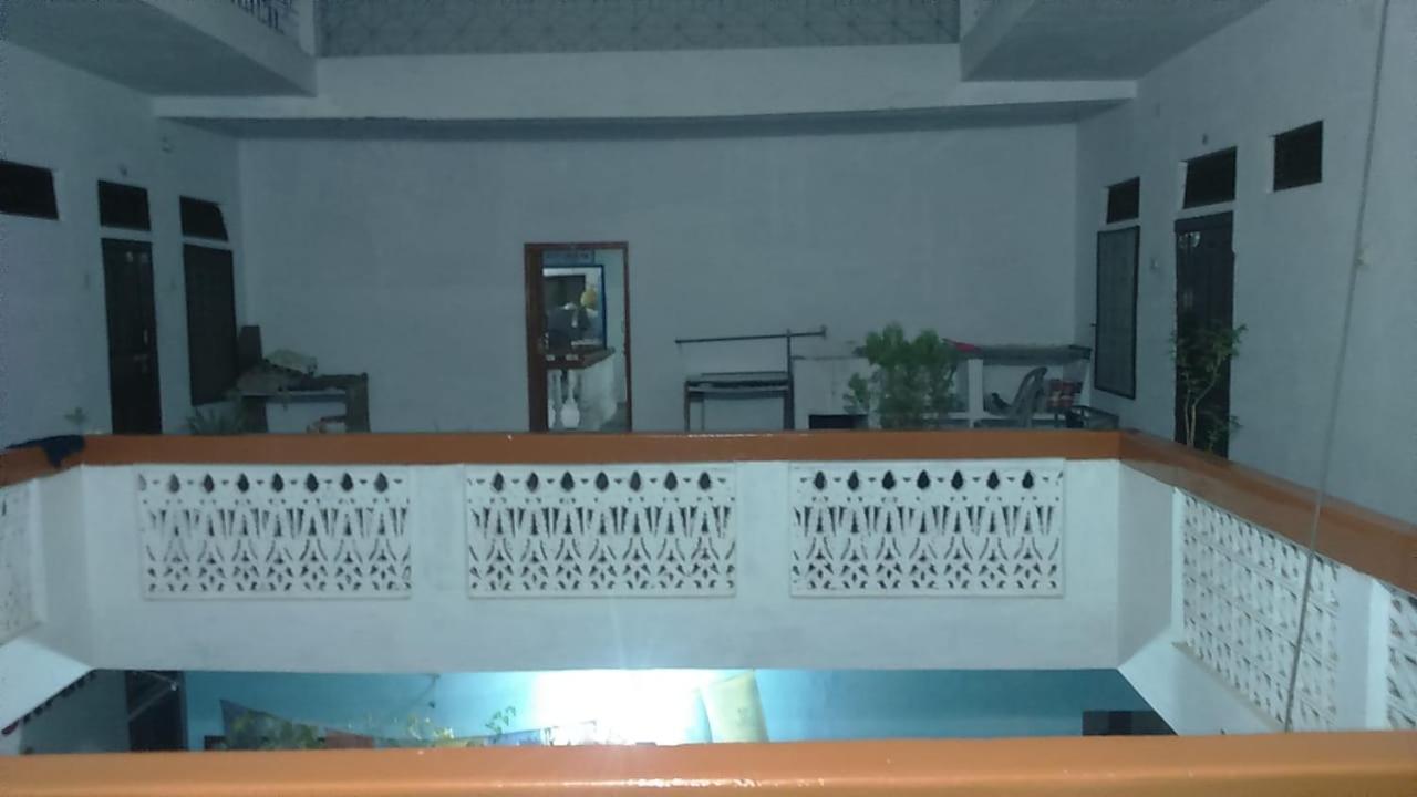Hotel Yogi Lodge Khajurāho Dış mekan fotoğraf