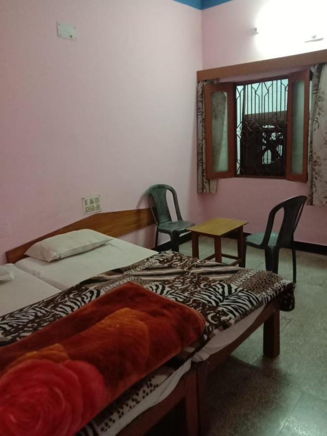 Hotel Yogi Lodge Khajurāho Dış mekan fotoğraf