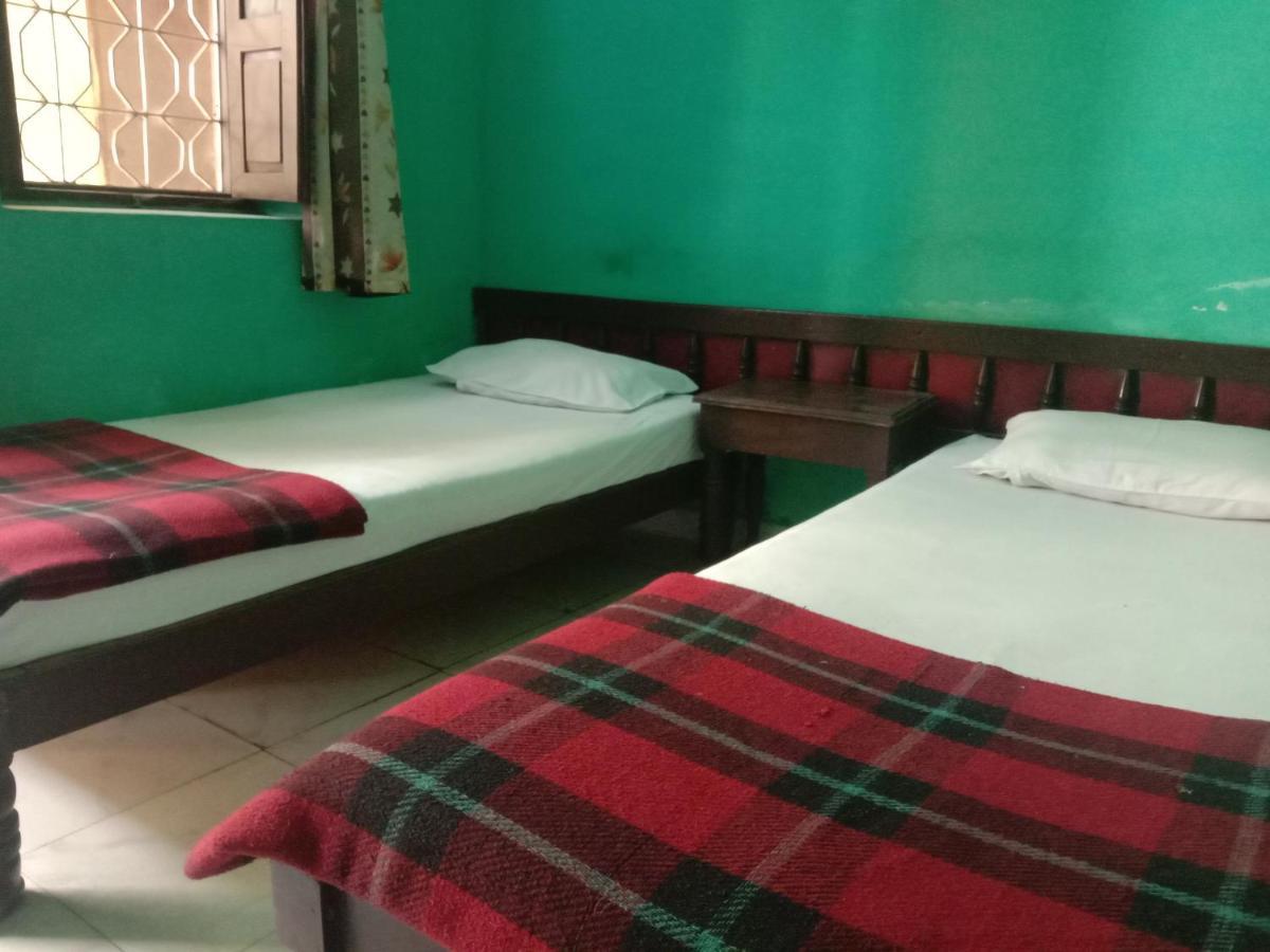 Hotel Yogi Lodge Khajurāho Dış mekan fotoğraf