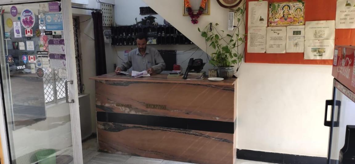 Hotel Yogi Lodge Khajurāho Dış mekan fotoğraf
