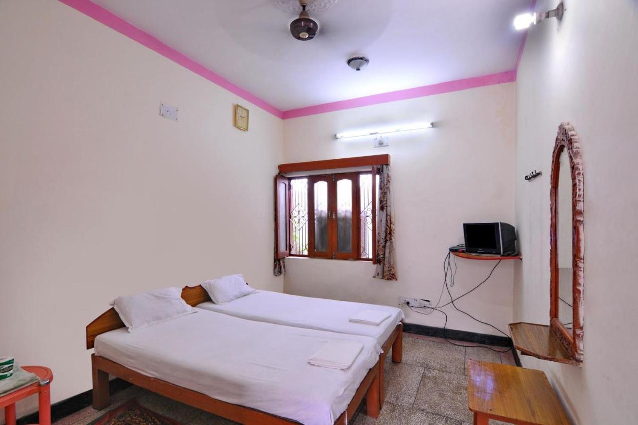 Hotel Yogi Lodge Khajurāho Dış mekan fotoğraf