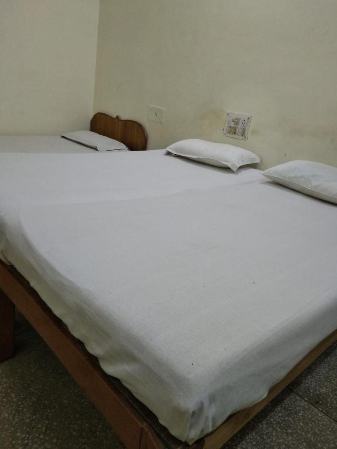Hotel Yogi Lodge Khajurāho Dış mekan fotoğraf