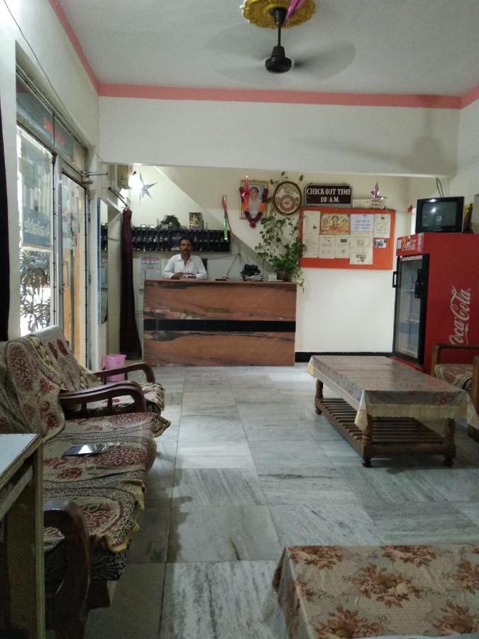 Hotel Yogi Lodge Khajurāho Dış mekan fotoğraf